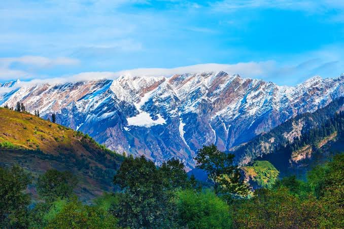 Manali mountains and valley